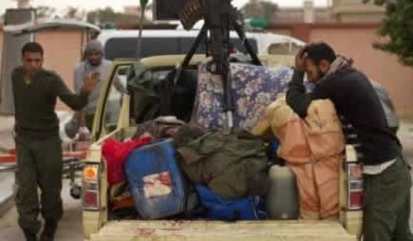 Libye: des rebelles tués par un raid aérien, risque d'enlisement du conflit