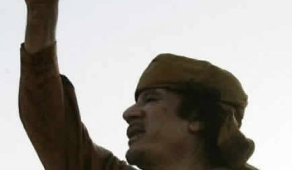 Libye: "des contacts ont lieu" entre représentants du régime et rebelles, selon Juppé