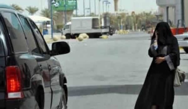 Arabie: les femmes commencent à prendre le volant