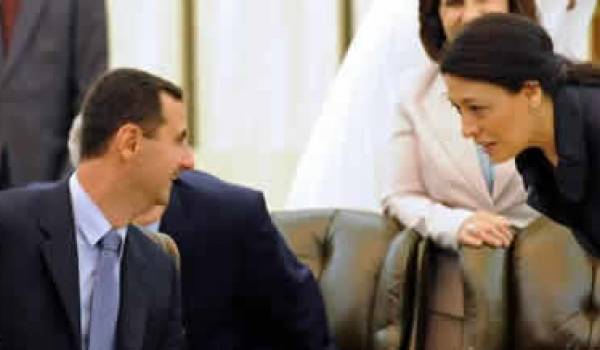 Lamia Shakkour (à droite), ambassadrice du régime de Bachar el-Assad (à gauche), a été convoquée au Quai d'Orsay après des dégradations commises à l'ambassade de France à Damas.