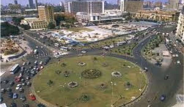 Place Tahrir toujours en effervescence révolutionnaire.