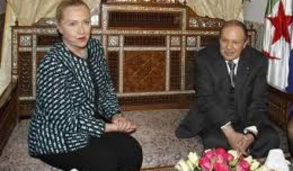 Hillary Clinton et le président Bouteflika à Alger.