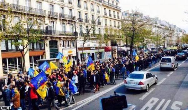 Les militants du MAK à Paris.