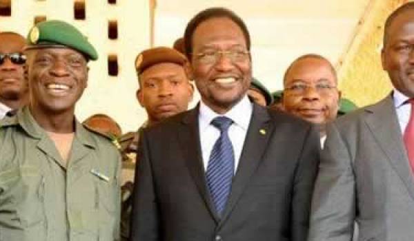 Le nouveau président malien avec l'ancien putschiste Sanogo.