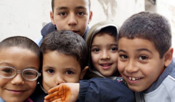 Les enfants en Algérie victimes d'une société violente.