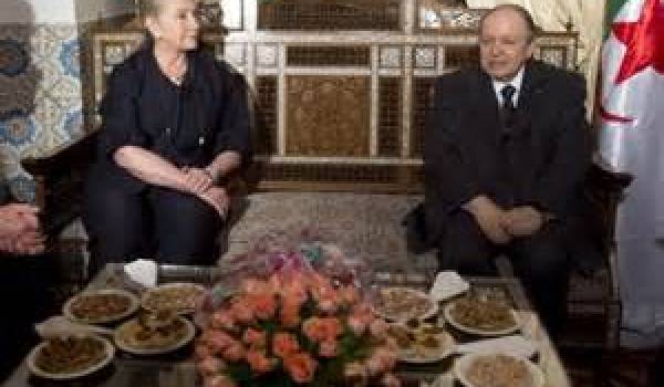 Abdelaziz Bouteflika recevant Hillary Clinton