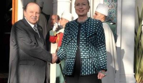 Hillary Clinton reçue par Abdelaziz Bouteflika en février dernier