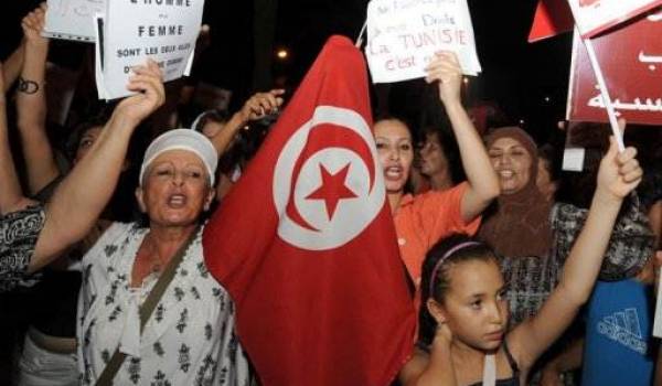 Les Tunisiennes sont sorties dans la rue lundi soir.