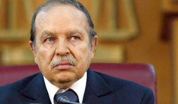 Les familles des otages accusent Bouteflika d'immobisme.