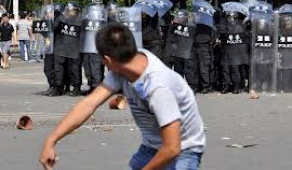 Manifestation de Chinois contre le Japon.