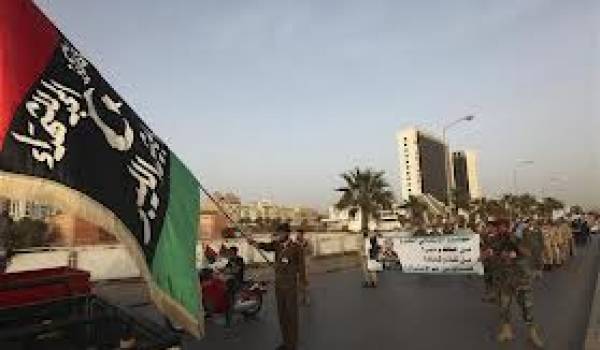 Les Libyens se mobilisent contre le diktat des milices islamistes.