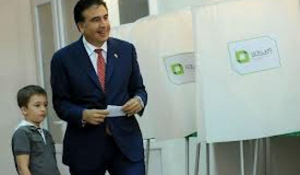 Saakachvili mit à mal dans  cette élection.