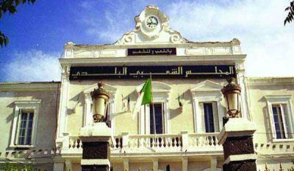 A la mairie de Tizi Ouzou on n'aime pas les prénoms amazighs.