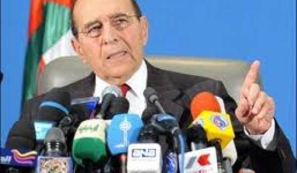 Nourdine Yazid Zerhouni, ancien ministre de l'Intérieur et ex-ministre d'Etat