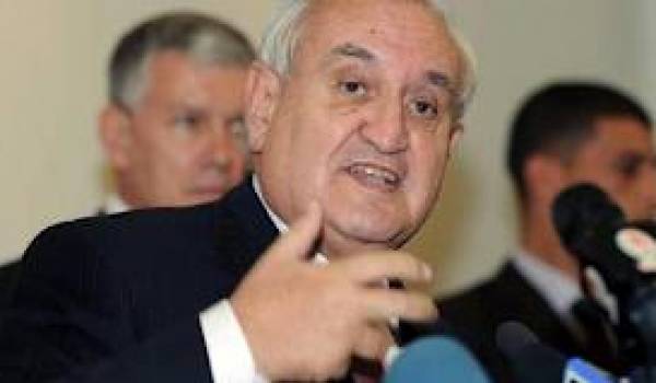 Les visites de Raffarin à Alger se suivent sans nouveauté.