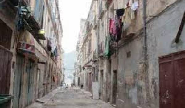 Il y a des dizaines d'immeubles qui menacent ruine à Oran.