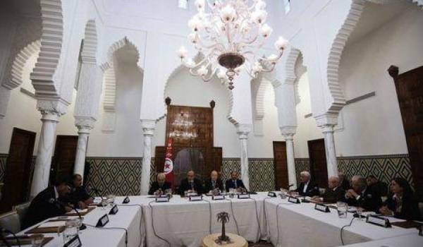 La Tunisie suspendue à l'annonce des nouveaux ministres