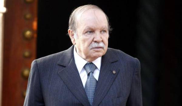 Le président Bouteflika toujours en soins à l'hôpital militaire du Val-de-Grâce.