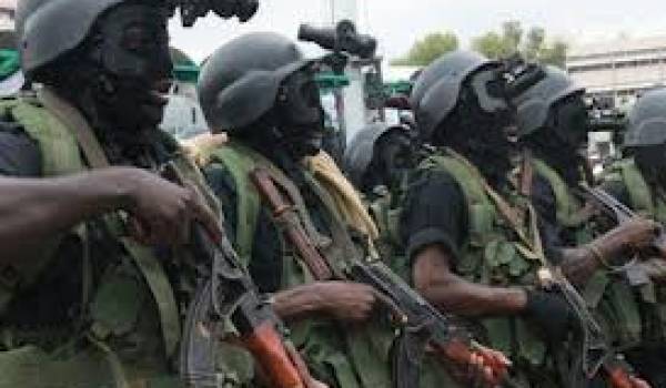Des morts, des incendies, l'armée nigeriane affronte la rébellion islamiste.
