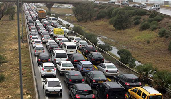 Depuis plus de dix ans l'axe routier Alger Tizi-Ouzou est devenu un enfer pour les automobilistes et les voyageurs.