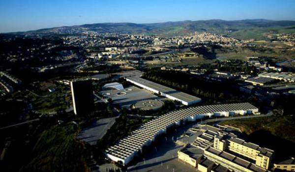 L'université de Constantine. Ici Mentouri.