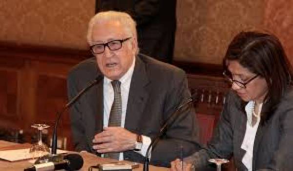 Lakhdar Brahimi aura fort à faire pour faire bouger les lignes.