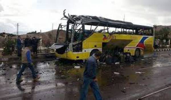 Une bombe visant un autobus de pèlerins chrétiens sud-coréens a fait quatre morts