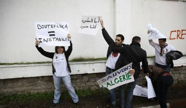 Les premiers actes de résistance au 4e mandat se mettent en place.