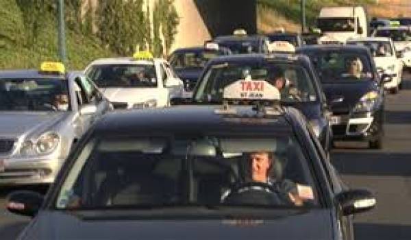 Paris paralysée par les taxis.