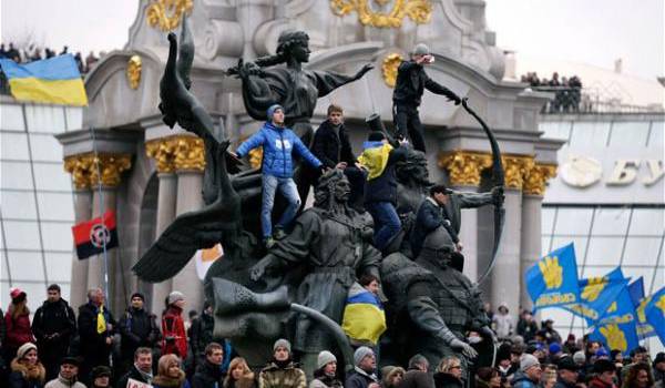 Les manifestants de Maïdan viennent de pousser le président Ianoukovitch à la fuite. 