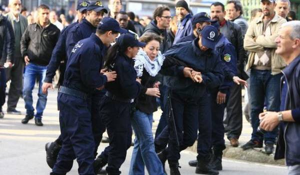 Le sort des femmes qui se dressent contre le règne de Bouteflika.