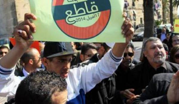 Les universitaires se mobilisent contre Bouteflika et son clan.