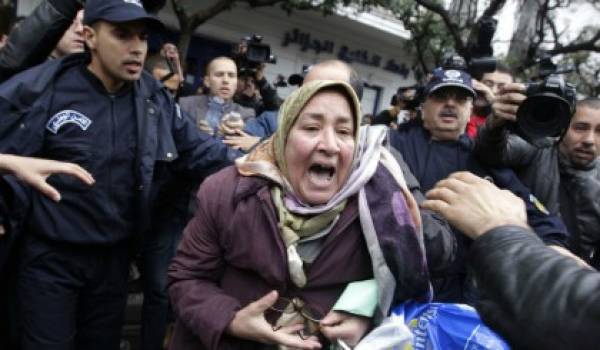 Le pouvoir a de plus en plus recours à la répression policière pour empêcher Barakat de s'exprimer.