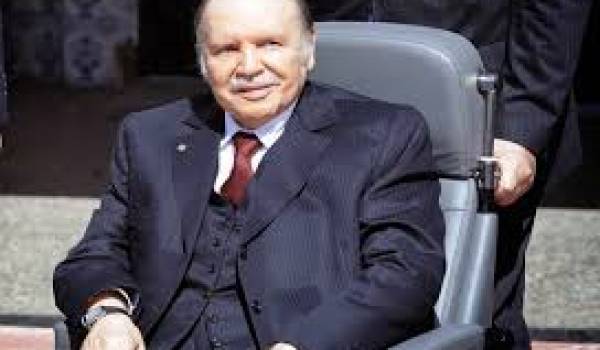 Bouteflika a eu toutes les peines du monde à finir son serment.
