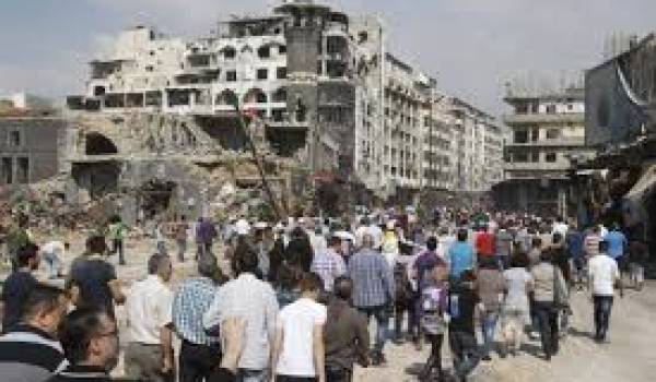 Les civils découvrent Homs est complètement détruite