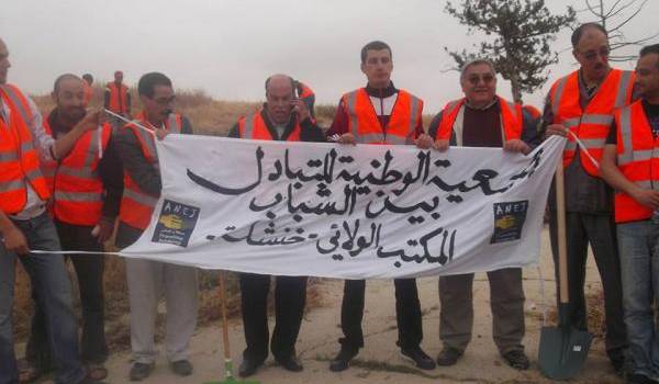 Khenchela : les citoyens se mobilisent pour nettoyer les cimetières de la ville