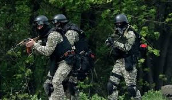 Les soldats ont installé un barrage à deux kilomètres de Slaviansk