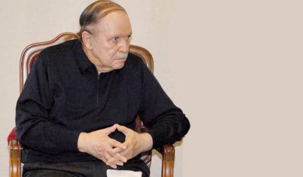 Abdelaziz Bouteflika se montre de plus en plus rarement. 