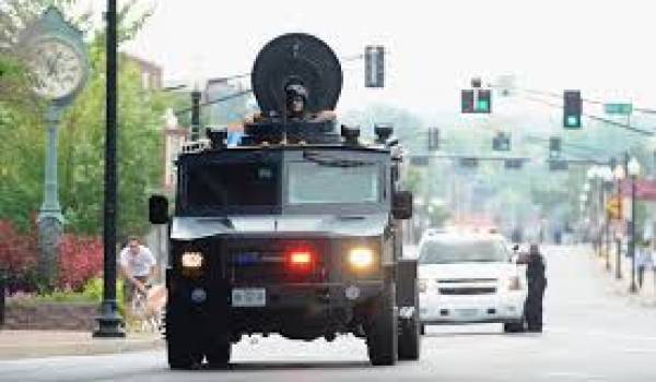 Répression policière contre les manifestants de Ferguson aux USA