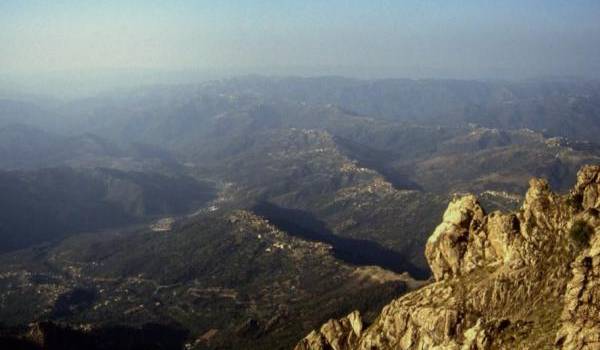 Le pouvoir a laissé prospérer l'insécurité et les groupes armés en Kabylie.