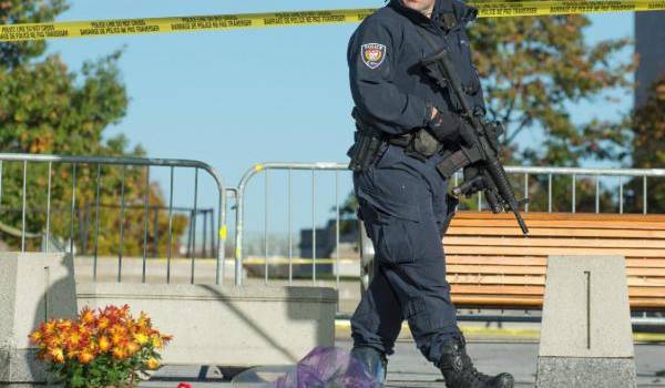 Le gouvernement canadien a profité de cette attaque terroriste pour revoir la législation sur la liberté.