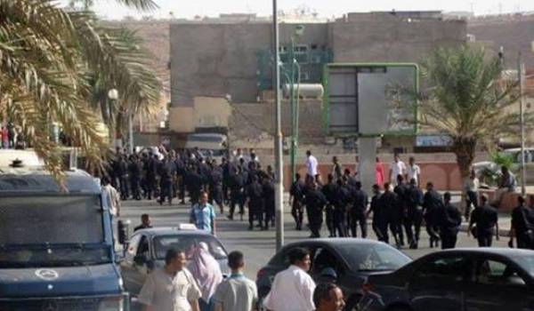 Des policiers qui manifestent : une première en Algérie. 