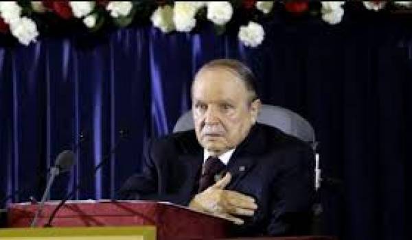 Bouteflika a décidé de réviser sa constitution.