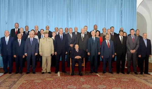 Bouteflika et son gouvernement enferment le destin de l'Algérie dans son obsession à rester au pouvoir.