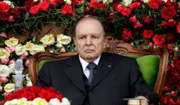 Abdelaziz Bouteflika plus que jamais dans ses habits de monarque absolu !