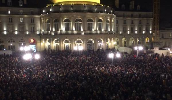 Des milliers de personnes se sont rassemblés pour dénoncer le massacre.