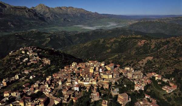 Taourirt Mokrane, un des plus grands villages de Kabylie.