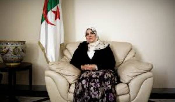 Asma Benkada, ex-femme de Qaradawi, députée et chef de la commission éducation à l'APN. 