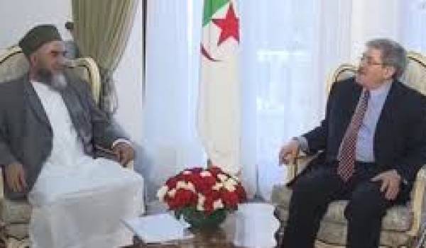 L'islamo-tueur Madani Mezrag reçu avec les honneurs par Ahmed Ouyahia, ancien ministre d'Etat.