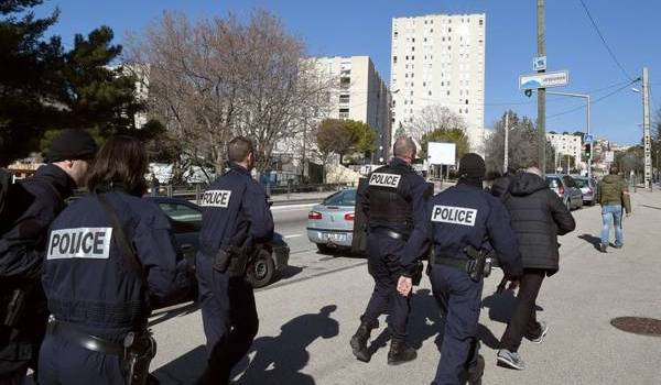 Descente de police et arrestation à Saint Denis.